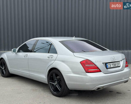 Сірий Мерседес С Клас, об'ємом двигуна 5.46 л та пробігом 218 тис. км за 13200 $, фото 6 на Automoto.ua