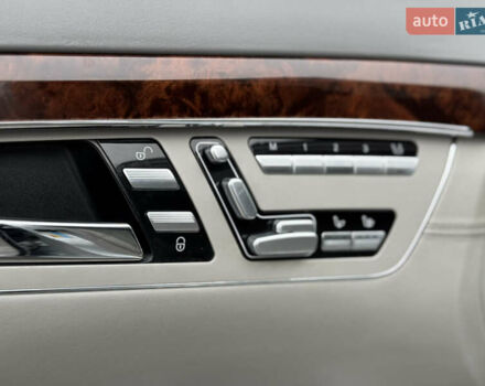 Сірий Мерседес С Клас, об'ємом двигуна 5.46 л та пробігом 218 тис. км за 13200 $, фото 13 на Automoto.ua