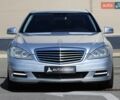 Сірий Мерседес С Клас, об'ємом двигуна 3 л та пробігом 237 тис. км за 18500 $, фото 1 на Automoto.ua