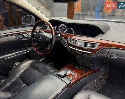 Сірий Мерседес С Клас, об'ємом двигуна 4.66 л та пробігом 195 тис. км за 11500 $, фото 19 на Automoto.ua