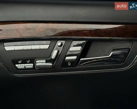 Сірий Мерседес С Клас, об'ємом двигуна 4.66 л та пробігом 195 тис. км за 11500 $, фото 39 на Automoto.ua