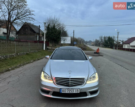 Серый Мерседес С Класс, объемом двигателя 2.14 л и пробегом 255 тыс. км за 16500 $, фото 1 на Automoto.ua