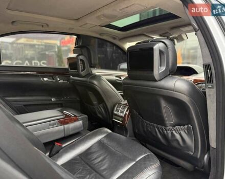 Сірий Мерседес С Клас, об'ємом двигуна 4.66 л та пробігом 195 тис. км за 11500 $, фото 47 на Automoto.ua