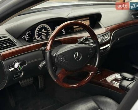 Сірий Мерседес С Клас, об'ємом двигуна 4.66 л та пробігом 195 тис. км за 11500 $, фото 17 на Automoto.ua