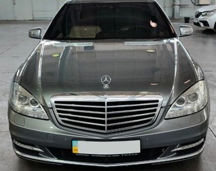 Серый Мерседес С Класс, объемом двигателя 4.7 л и пробегом 445 тыс. км за 22000 $, фото 3 на Automoto.ua