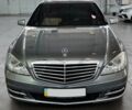 Серый Мерседес С Класс, объемом двигателя 4.7 л и пробегом 445 тыс. км за 22000 $, фото 3 на Automoto.ua