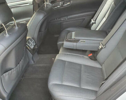 Серый Мерседес С Класс, объемом двигателя 4.7 л и пробегом 130 тыс. км за 26000 $, фото 6 на Automoto.ua