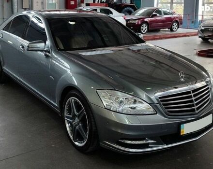 Серый Мерседес С Класс, объемом двигателя 4.7 л и пробегом 445 тыс. км за 22000 $, фото 4 на Automoto.ua