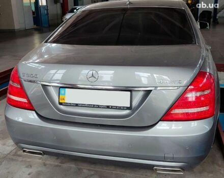 Серый Мерседес С Класс, объемом двигателя 4.7 л и пробегом 219 тыс. км за 24000 $, фото 4 на Automoto.ua