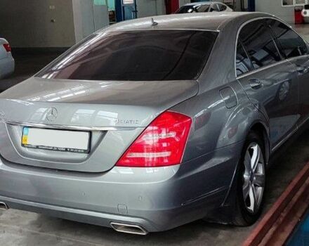 Серый Мерседес С Класс, объемом двигателя 4.7 л и пробегом 219 тыс. км за 24000 $, фото 2 на Automoto.ua