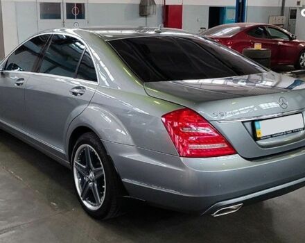 Серый Мерседес С Класс, объемом двигателя 4.7 л и пробегом 445 тыс. км за 22000 $, фото 2 на Automoto.ua