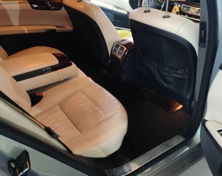 Серый Мерседес С Класс, объемом двигателя 4.7 л и пробегом 445 тыс. км за 22000 $, фото 10 на Automoto.ua