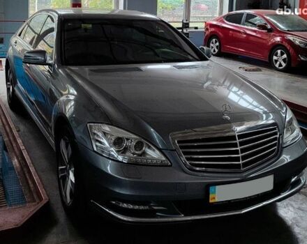 Серый Мерседес С Класс, объемом двигателя 4.7 л и пробегом 219 тыс. км за 24000 $, фото 1 на Automoto.ua