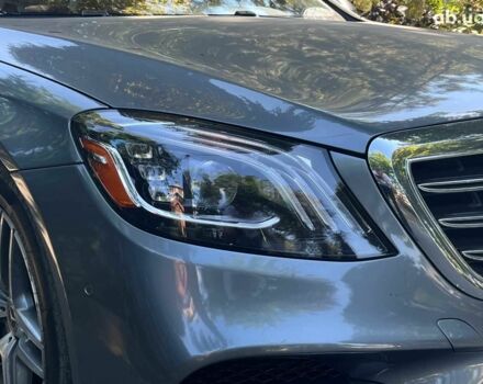 Сірий Мерседес С Клас, об'ємом двигуна 4 л та пробігом 41 тис. км за 55940 $, фото 4 на Automoto.ua