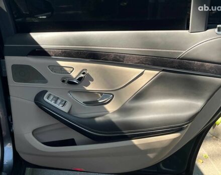 Сірий Мерседес С Клас, об'ємом двигуна 4 л та пробігом 41 тис. км за 55940 $, фото 26 на Automoto.ua