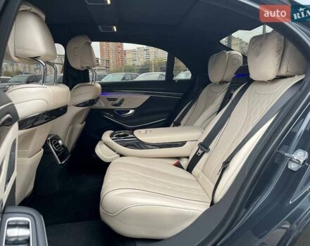 Серый Мерседес С Класс, объемом двигателя 3.98 л и пробегом 121 тыс. км за 48990 $, фото 9 на Automoto.ua