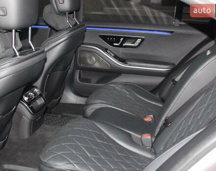 Серый Мерседес С Класс, объемом двигателя 4 л и пробегом 120 тыс. км за 105000 $, фото 25 на Automoto.ua