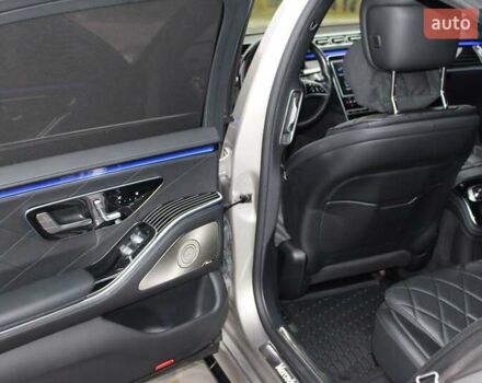 Серый Мерседес С Класс, объемом двигателя 4 л и пробегом 120 тыс. км за 105000 $, фото 36 на Automoto.ua