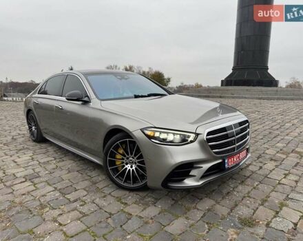 Серый Мерседес С Класс, объемом двигателя 4 л и пробегом 120 тыс. км за 105000 $, фото 3 на Automoto.ua