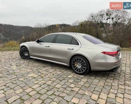 Серый Мерседес С Класс, объемом двигателя 4 л и пробегом 120 тыс. км за 105000 $, фото 5 на Automoto.ua