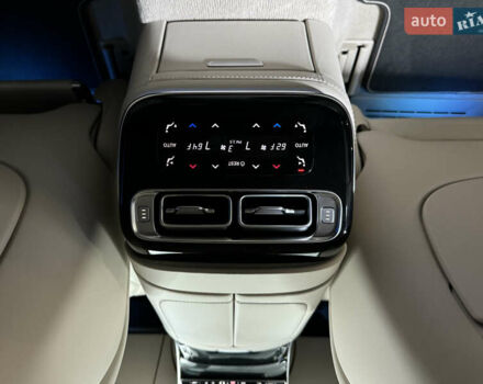 Серый Мерседес С Класс, объемом двигателя 3.98 л и пробегом 15 тыс. км за 120000 $, фото 19 на Automoto.ua