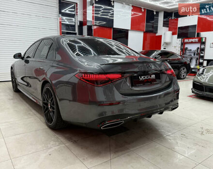 Серый Мерседес С Класс, объемом двигателя 3.98 л и пробегом 20 тыс. км за 120000 $, фото 5 на Automoto.ua