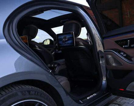 Серый Мерседес С Класс, объемом двигателя 3.98 л и пробегом 19 тыс. км за 315000 $, фото 10 на Automoto.ua