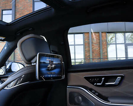 Серый Мерседес С Класс, объемом двигателя 3.98 л и пробегом 19 тыс. км за 315000 $, фото 23 на Automoto.ua