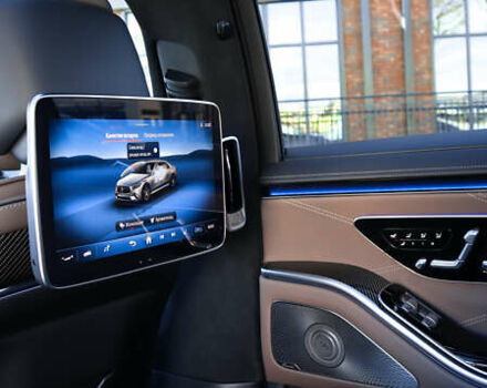 Серый Мерседес С Класс, объемом двигателя 3.98 л и пробегом 19 тыс. км за 315000 $, фото 26 на Automoto.ua