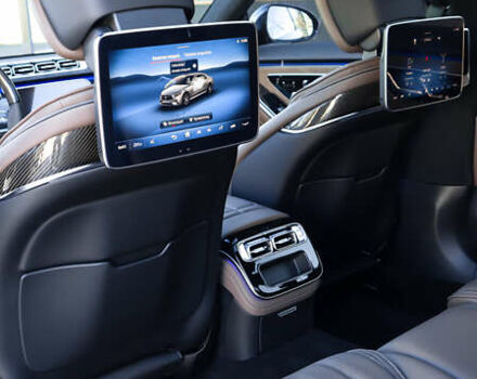 Серый Мерседес С Класс, объемом двигателя 3.98 л и пробегом 19 тыс. км за 315000 $, фото 28 на Automoto.ua