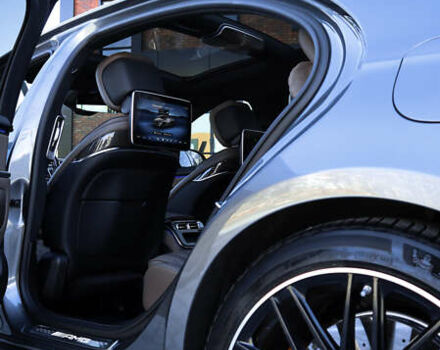 Серый Мерседес С Класс, объемом двигателя 3.98 л и пробегом 19 тыс. км за 315000 $, фото 29 на Automoto.ua