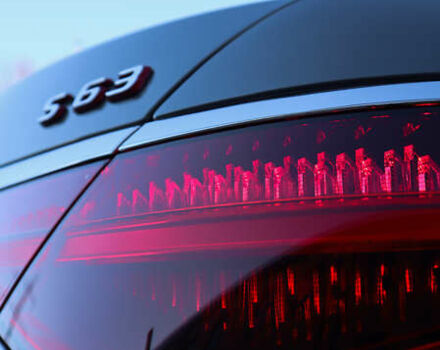 Серый Мерседес С Класс, объемом двигателя 3.98 л и пробегом 19 тыс. км за 315000 $, фото 5 на Automoto.ua