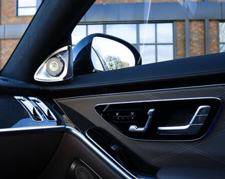 Серый Мерседес С Класс, объемом двигателя 3.98 л и пробегом 19 тыс. км за 315000 $, фото 20 на Automoto.ua