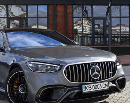 Серый Мерседес С Класс, объемом двигателя 3.98 л и пробегом 19 тыс. км за 315000 $, фото 2 на Automoto.ua