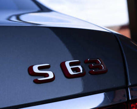 Серый Мерседес С Класс, объемом двигателя 3.98 л и пробегом 19 тыс. км за 315000 $, фото 4 на Automoto.ua