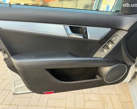 Серый Мерседес С Класс, объемом двигателя 2.2 л и пробегом 250 тыс. км за 9490 $, фото 19 на Automoto.ua