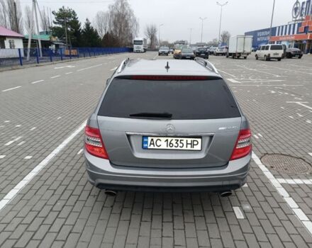 Сірий Мерседес С Клас, об'ємом двигуна 3 л та пробігом 250 тис. км за 6300 $, фото 2 на Automoto.ua