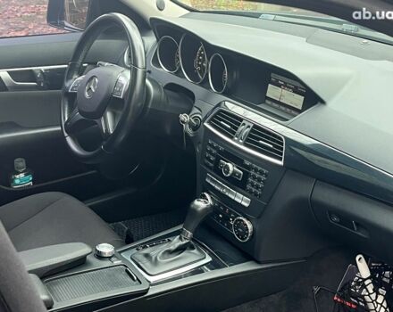 Серый Мерседес С Класс, объемом двигателя 2.2 л и пробегом 208 тыс. км за 12890 $, фото 16 на Automoto.ua