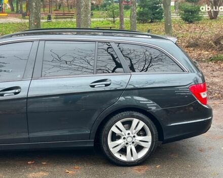 Серый Мерседес С Класс, объемом двигателя 2.2 л и пробегом 208 тыс. км за 12890 $, фото 6 на Automoto.ua