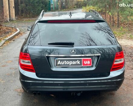 Серый Мерседес С Класс, объемом двигателя 2.2 л и пробегом 208 тыс. км за 12890 $, фото 8 на Automoto.ua
