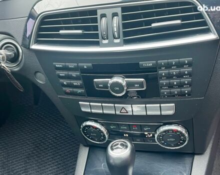 Серый Мерседес С Класс, объемом двигателя 2.2 л и пробегом 208 тыс. км за 12890 $, фото 18 на Automoto.ua