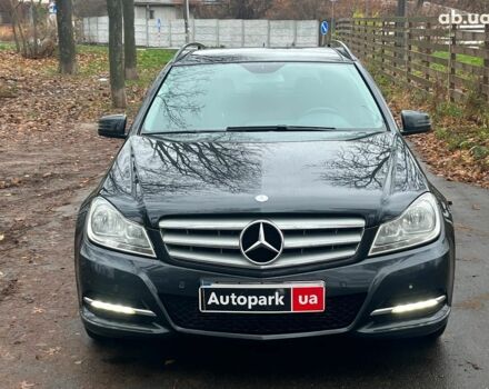 Серый Мерседес С Класс, объемом двигателя 2.2 л и пробегом 208 тыс. км за 12890 $, фото 1 на Automoto.ua