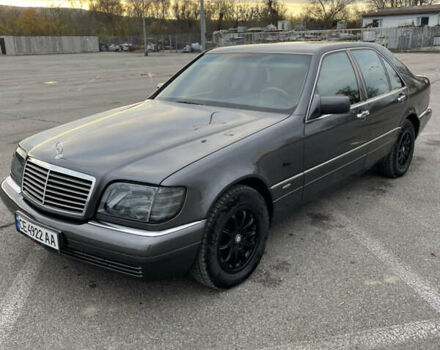 Серый Мерседес С Класс, объемом двигателя 3.45 л и пробегом 404 тыс. км за 10000 $, фото 1 на Automoto.ua