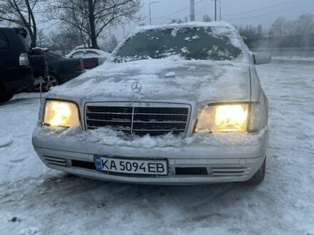 Серый Мерседес С Класс, объемом двигателя 4.2 л и пробегом 500 тыс. км за 5500 $, фото 1 на Automoto.ua