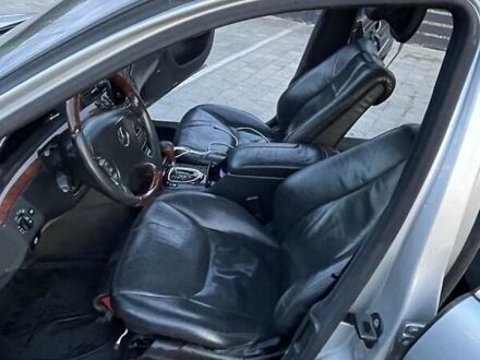 Серый Мерседес С Класс, объемом двигателя 4.3 л и пробегом 342 тыс. км за 4000 $, фото 1 на Automoto.ua