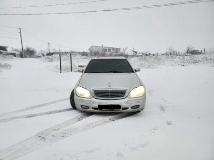 Серый Мерседес С Класс, объемом двигателя 3.2 л и пробегом 333 тыс. км за 5200 $, фото 1 на Automoto.ua