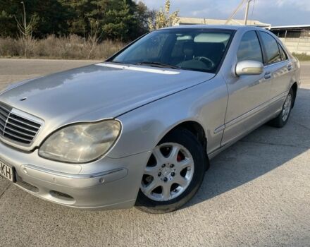 Серый Мерседес С Класс, объемом двигателя 3.2 л и пробегом 239 тыс. км за 4000 $, фото 1 на Automoto.ua