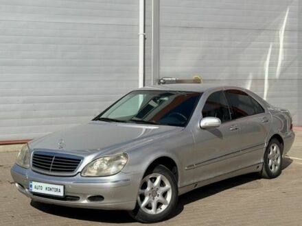 Серый Мерседес С Класс, объемом двигателя 3.2 л и пробегом 300 тыс. км за 3800 $, фото 1 на Automoto.ua