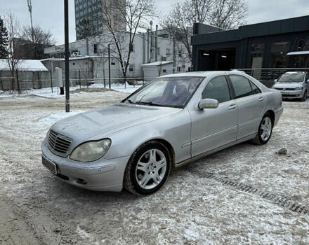 Серый Мерседес С Класс, объемом двигателя 3.2 л и пробегом 320 тыс. км за 4200 $, фото 1 на Automoto.ua