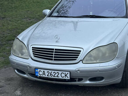 Серый Мерседес С Класс, объемом двигателя 3.2 л и пробегом 350 тыс. км за 6000 $, фото 1 на Automoto.ua